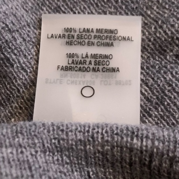 Elie Tahari Becca Shrug in Gray Melange. Size Medium. NWOT. - Picture 11 of 12